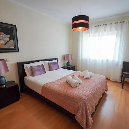 Dalila's House - Spacious And Comfortable 3-bedroom With Garage * Nazaré